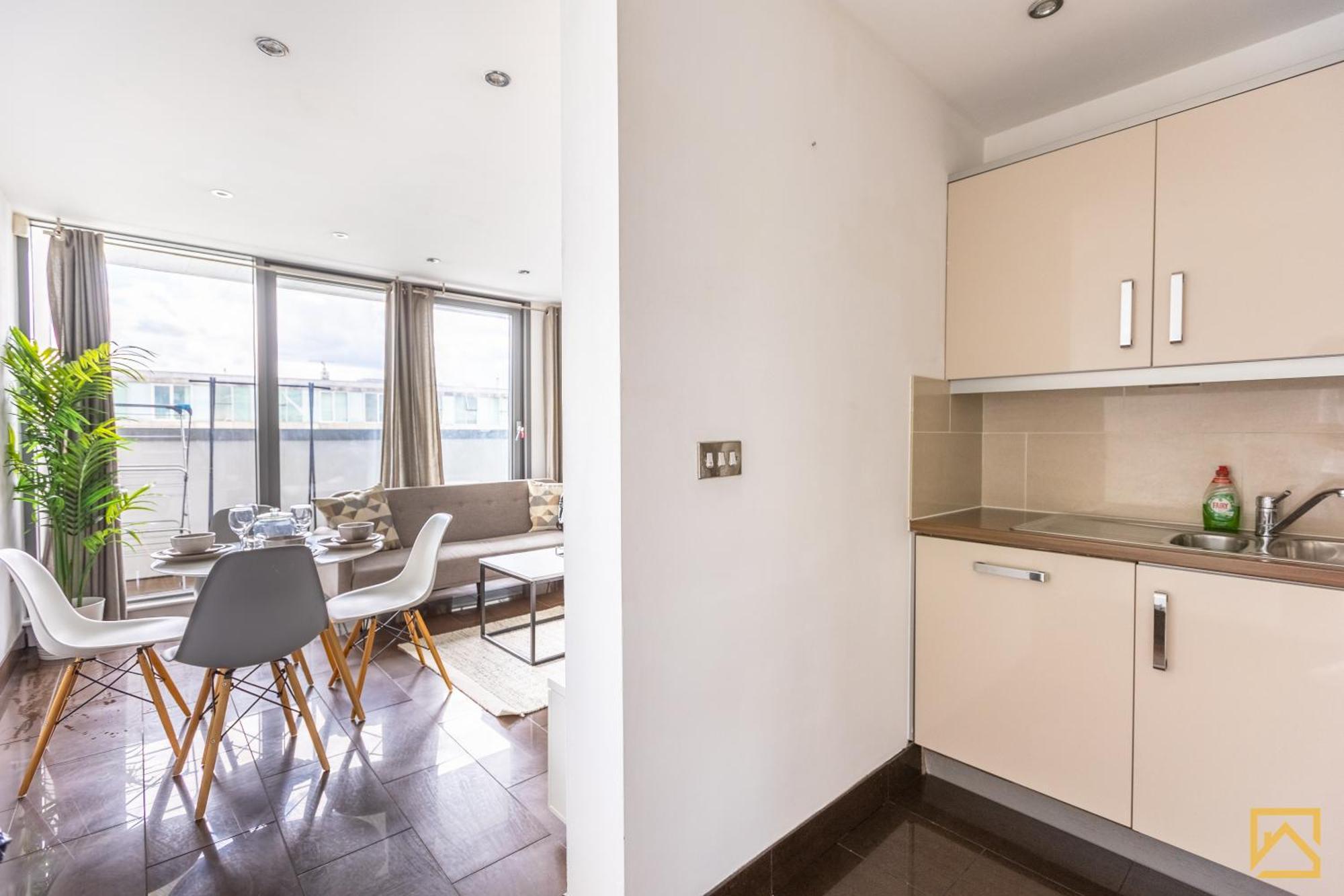Luxury 2-bed In Mk By Valore Services * Milton Keynes