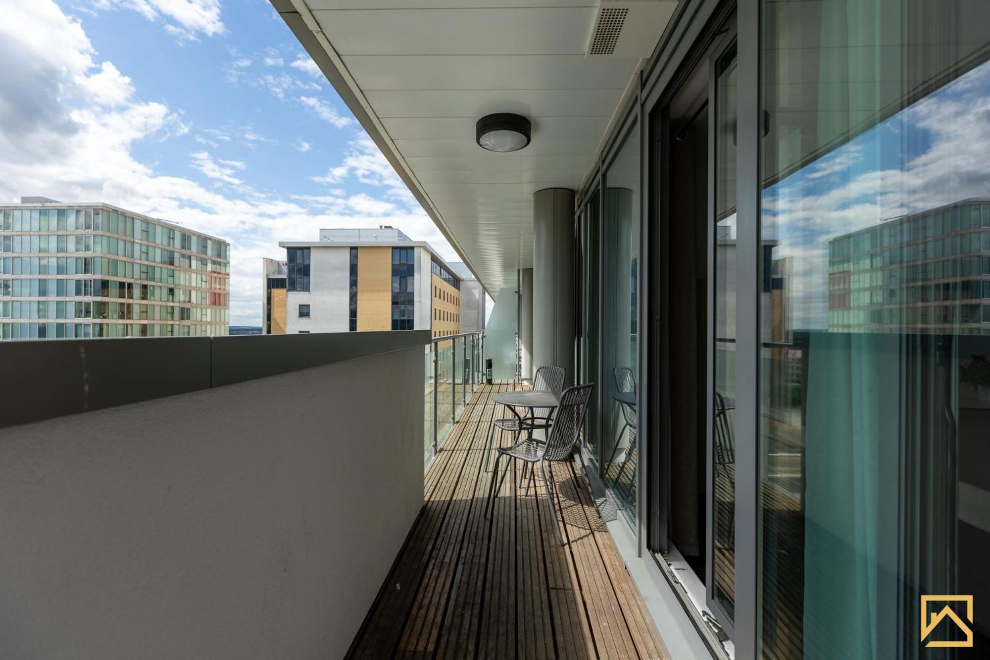 Luxury 2-bed In Mk By Valore Services Apartment